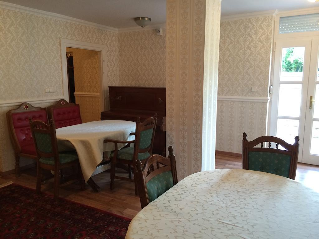 Villa Rubin Panzio Hajdúszoboszló Buitenkant foto